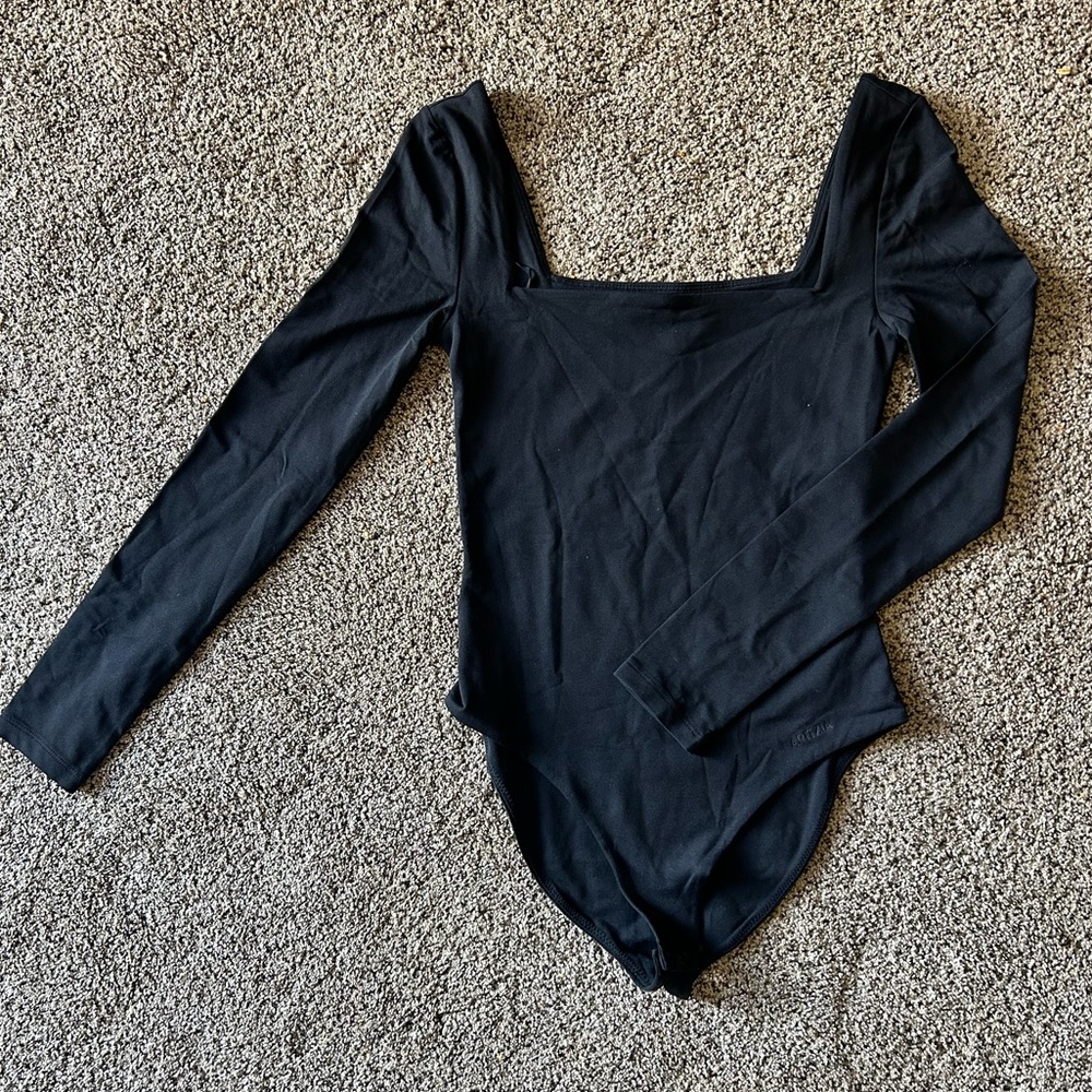 NWOT Aritzia Long Sleeve Bodysuit